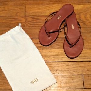 TKEES EUC leather flip flops